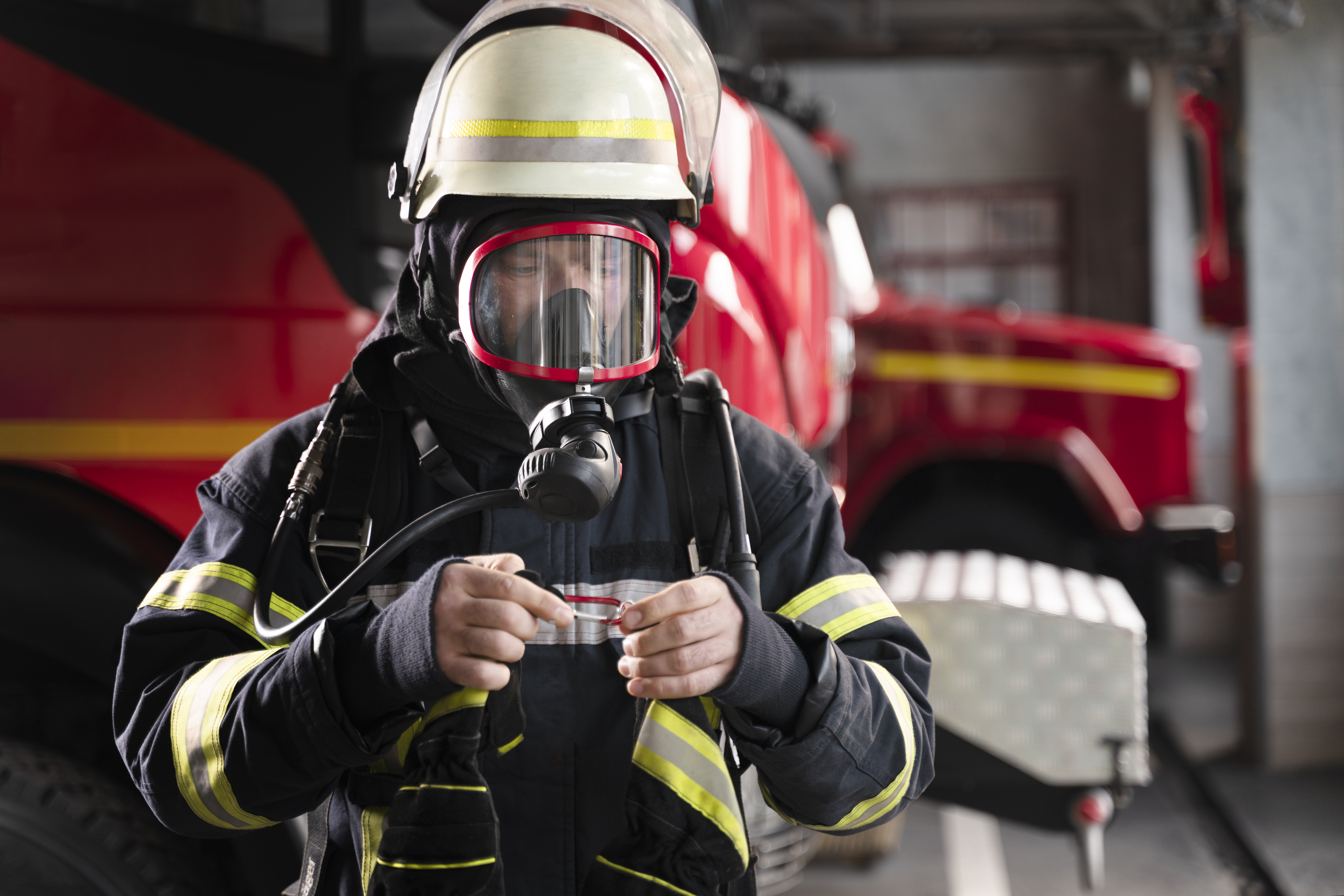 firefighter-station-equipped-with-protective-suit-fire-mask (1) Snowboarding